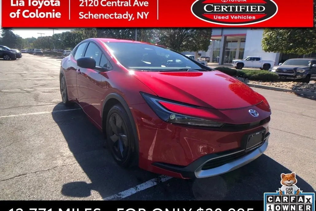 2024 Toyota Prius Prime SE photo 1