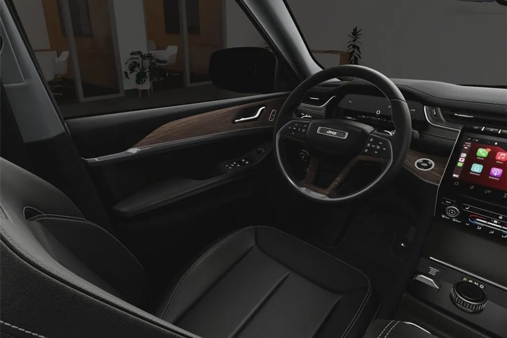2025 Jeep Grand Cherokee Limited photo 1