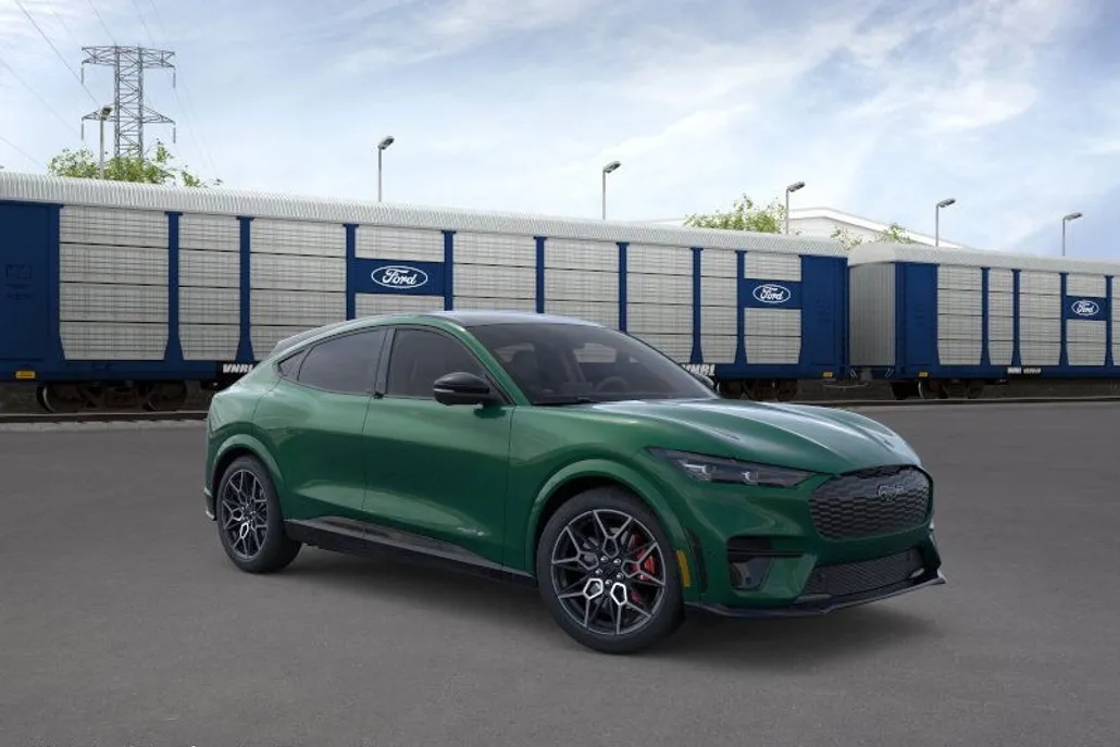 2025 Ford Mustang Mach-E GT photo 1