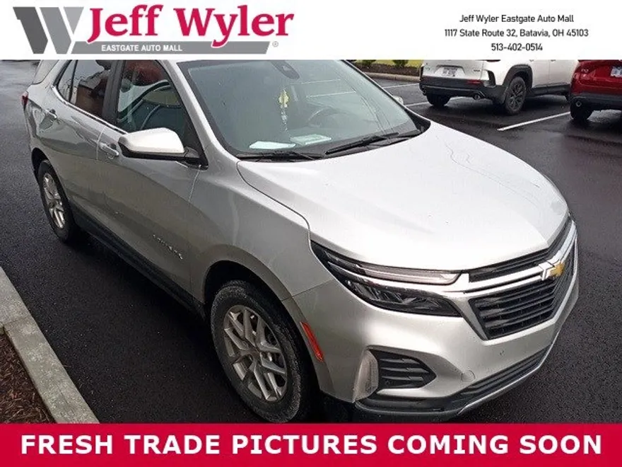 2022 Chevrolet Equinox LT photo 1