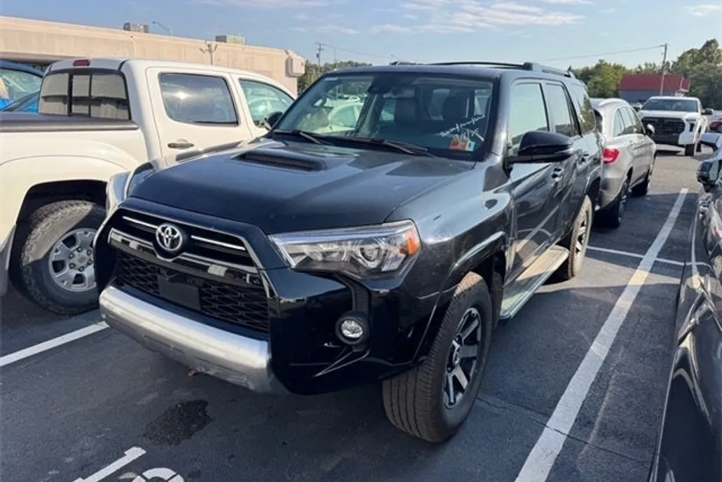 2022 Toyota 4Runner TRD Off-Road Premium photo 1
