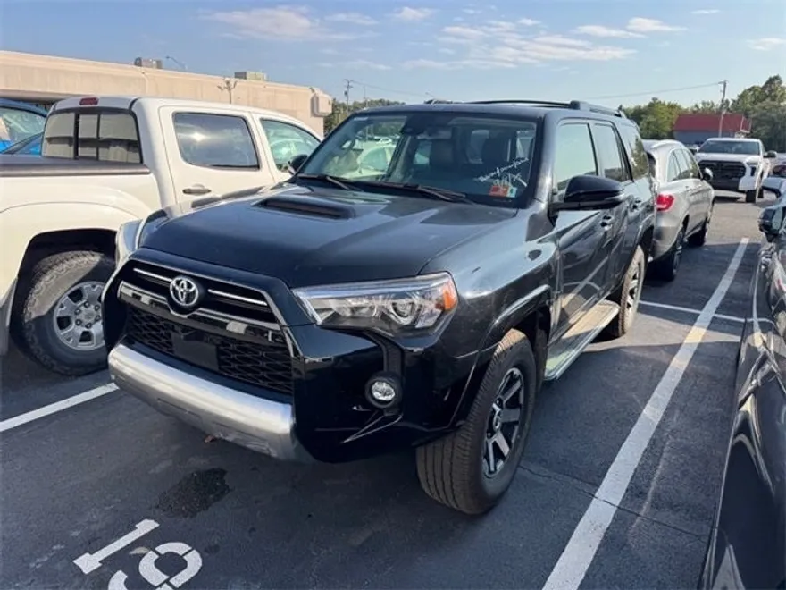 2022 Toyota 4Runner TRD Off-Road Premium photo 1
