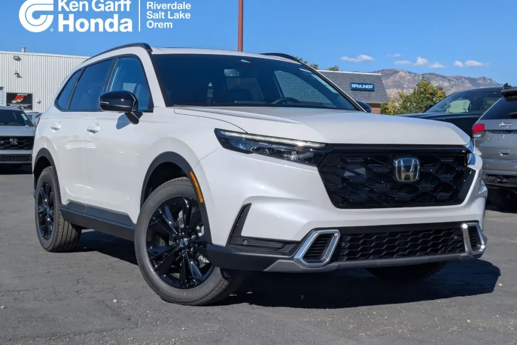 2026 Honda CR-V Sport Touring Hybrid photo 1