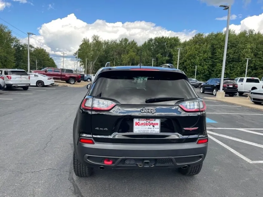 2022 Jeep Cherokee Trailhawk photo 1