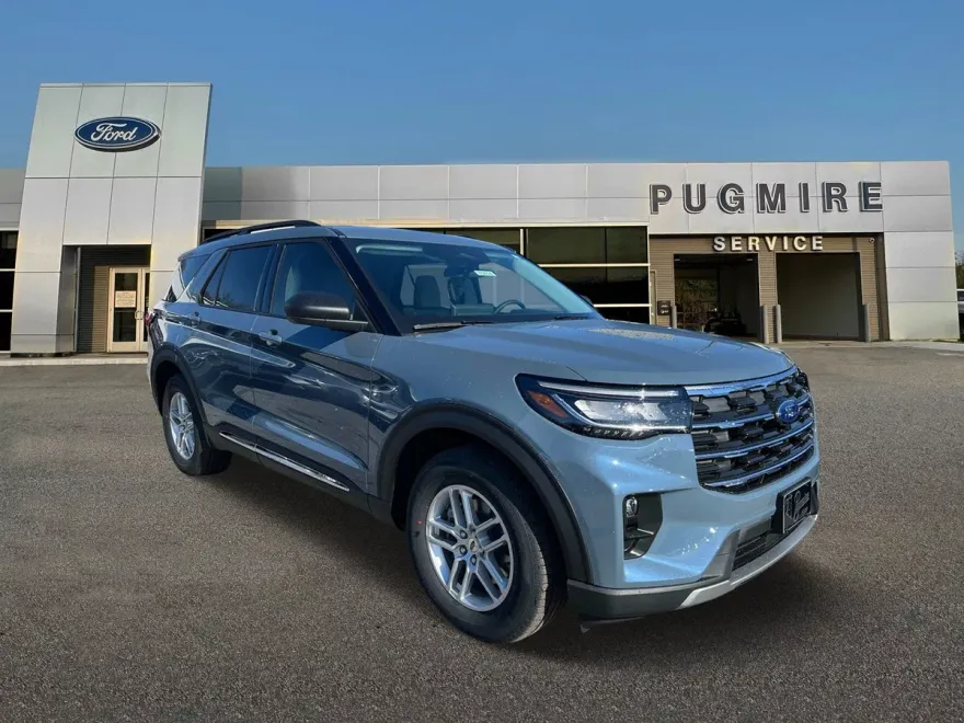 2025 Ford Explorer photo 1