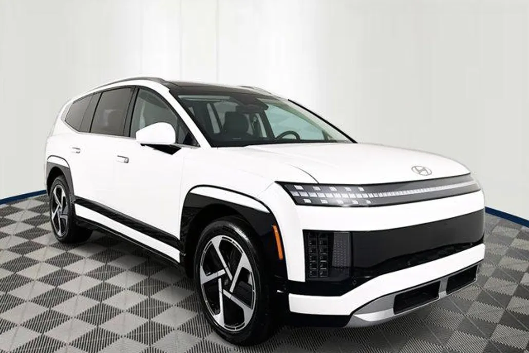 2026 Hyundai Ioniq Limited photo 1