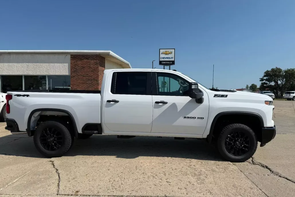 2025 Chevrolet Silverado 2500HD Custom photo 1