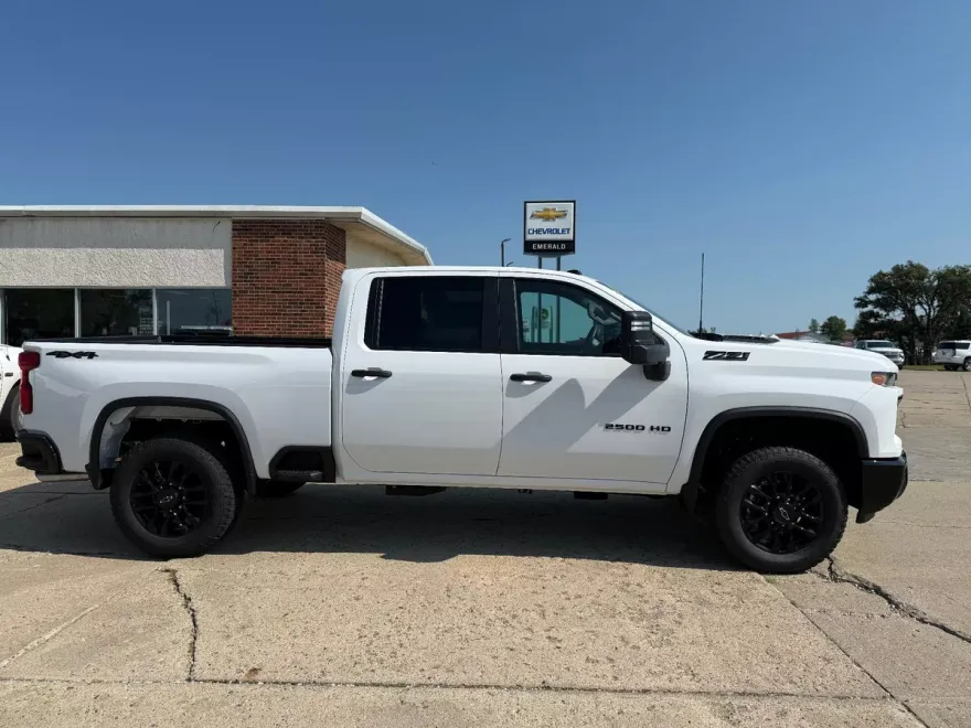 2025 Chevrolet Silverado 2500HD Custom photo 1