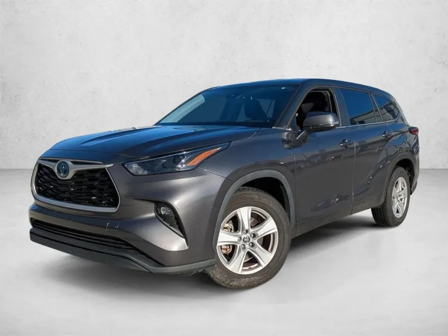 2023 Toyota Highlander Hybrid LE photo 1