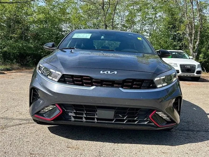 2023 Kia Forte GT-Line photo 1