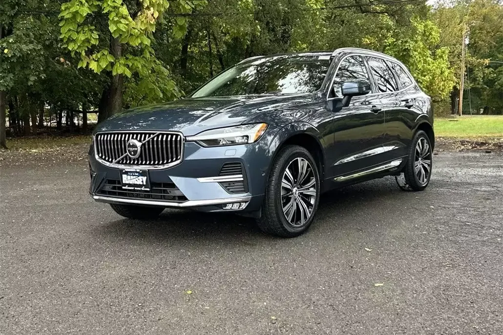 2022 Volvo XC60 Inscription photo 1