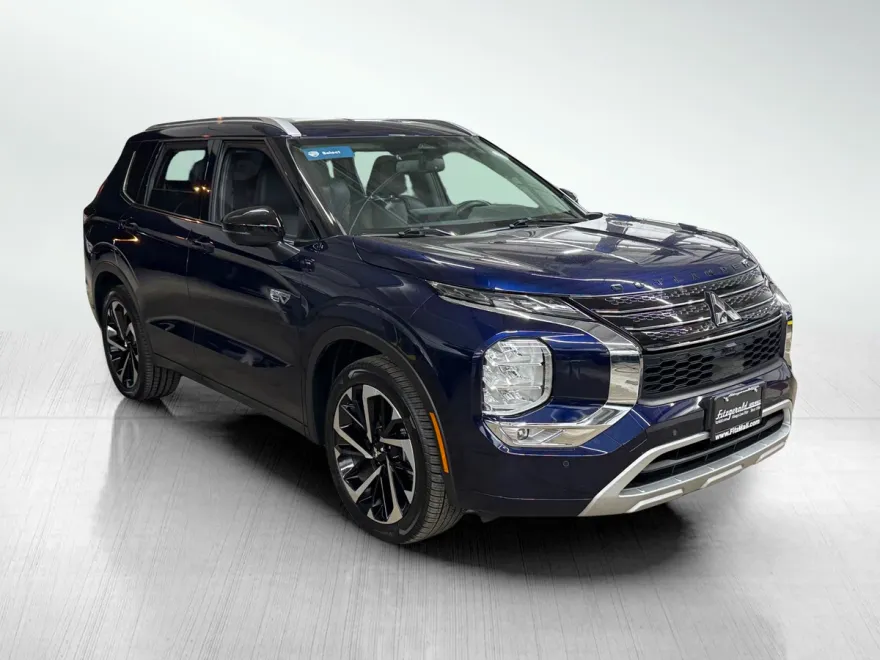 2023 Mitsubishi Outlander PHEV SEL photo 1