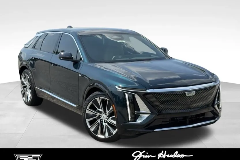 2025 Cadillac Lyriq Luxury photo 1
