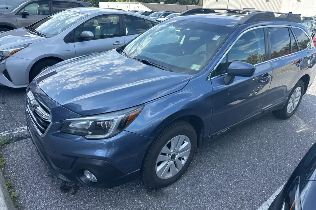 2018 Subaru Outback 2.5i Premium photo 1
