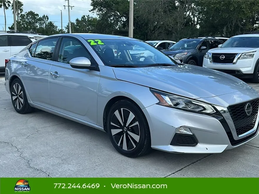 2022 Nissan Altima 2.5 SV photo 1