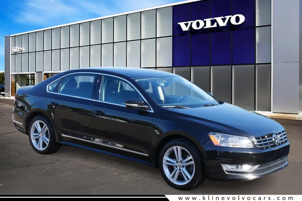 2013 Volkswagen Passat SEL Premium photo 1