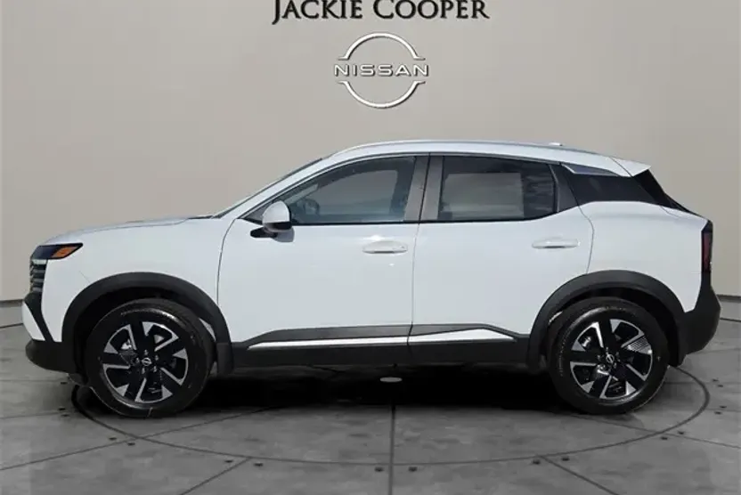 2025 Nissan Kicks SV photo 1