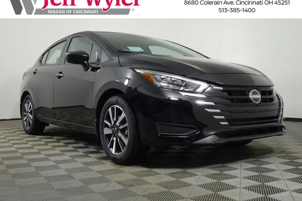 2025 Nissan Versa S photo 1