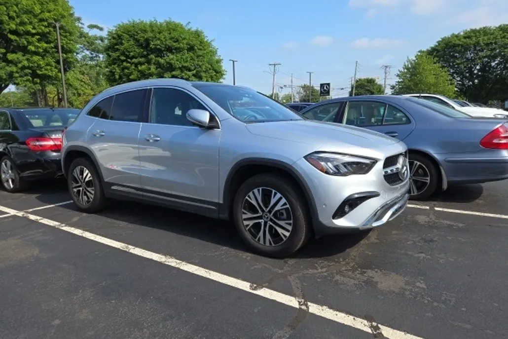 2025 Mercedes Benz GLA 250 4MATIC photo 1