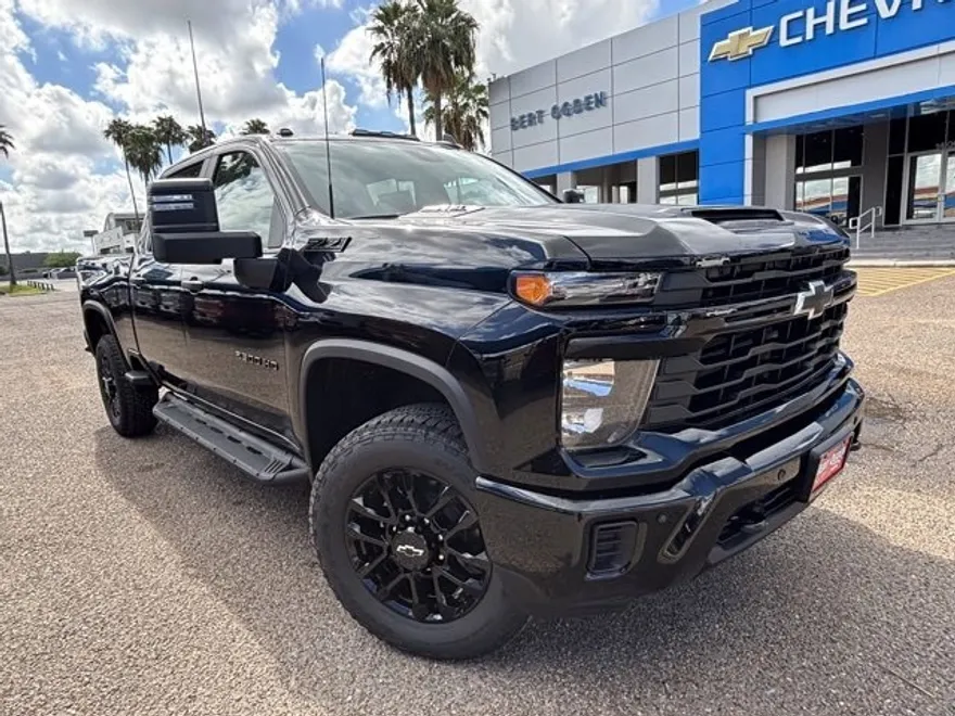 2025 Chevrolet Silverado 2500HD Custom photo 1