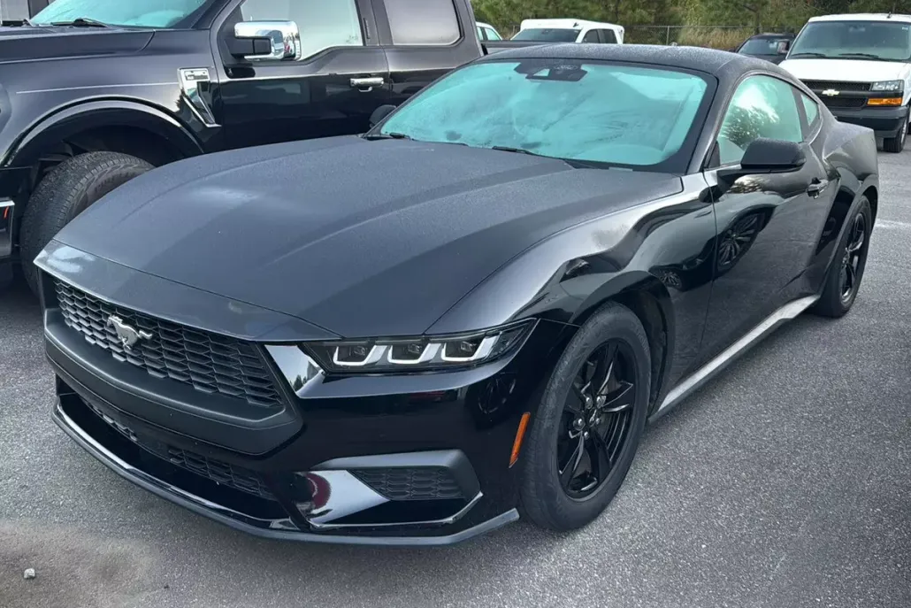 2024 Ford Mustang EcoBoost photo 1