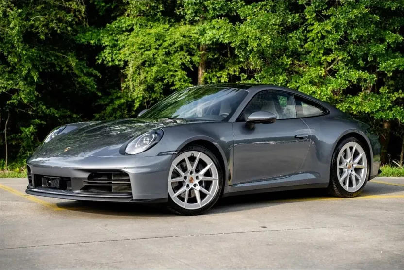 2025 Porsche 911 photo 1
