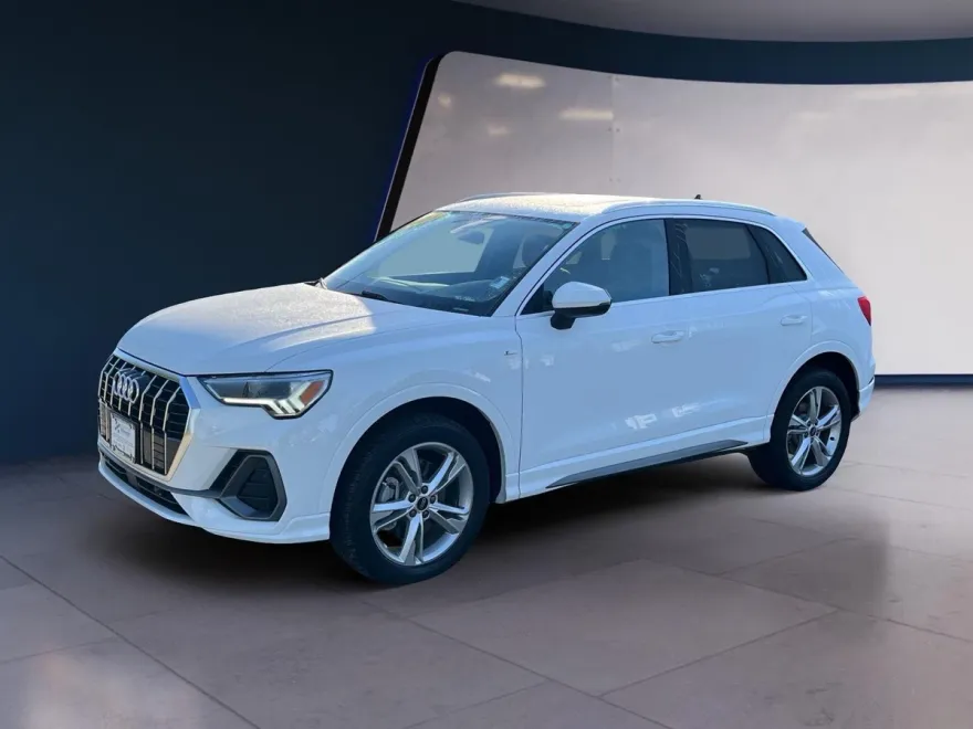 2024 Audi Q3 S line Premium photo 1