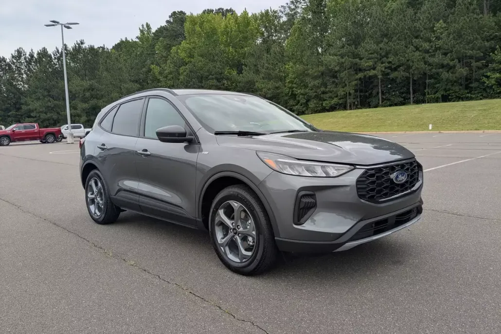 2025 Ford Escape ST-Line photo 1
