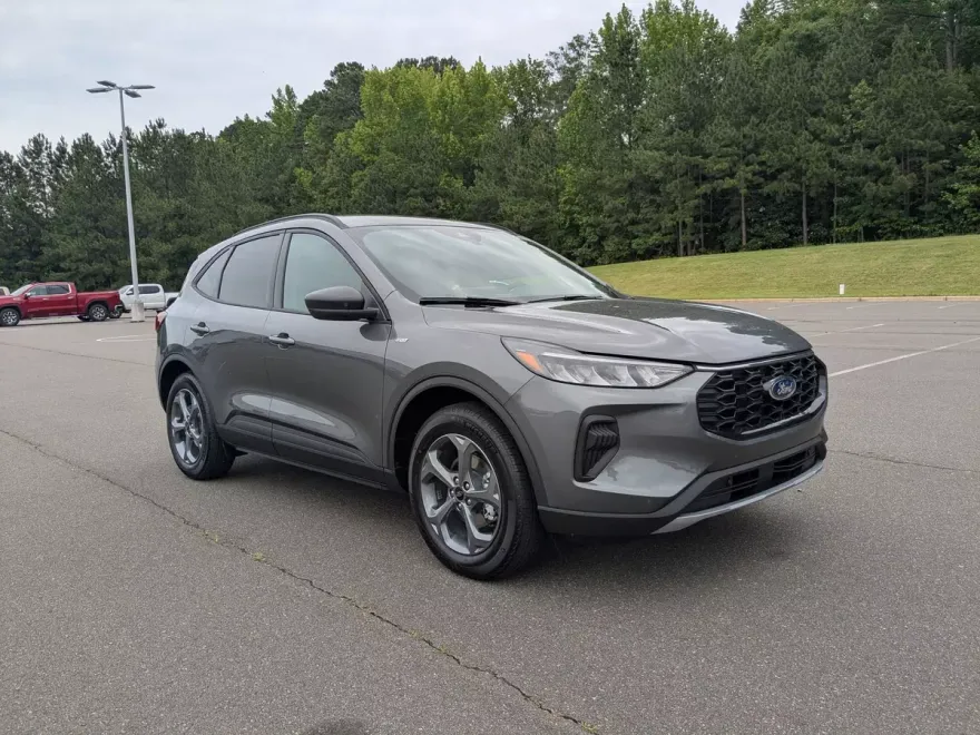 2025 Ford Escape ST-Line photo 1
