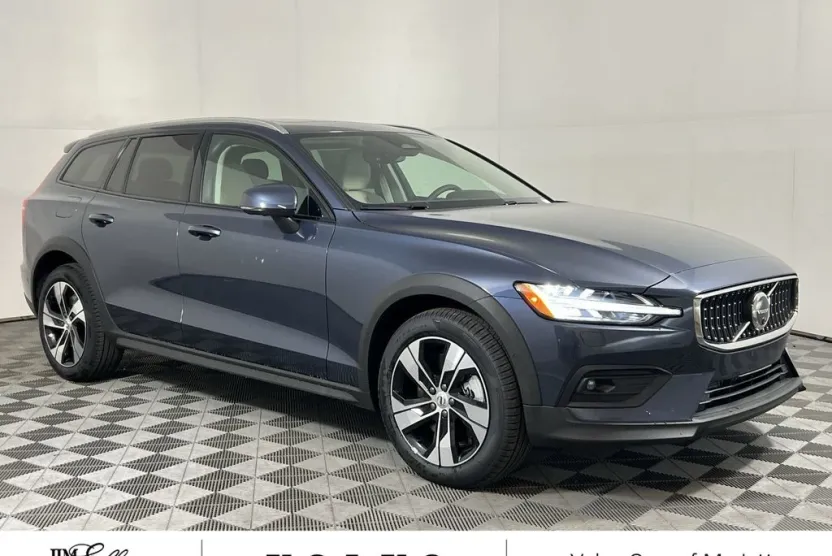 2026 Volvo V60 Cross Country B5 Plus photo 1