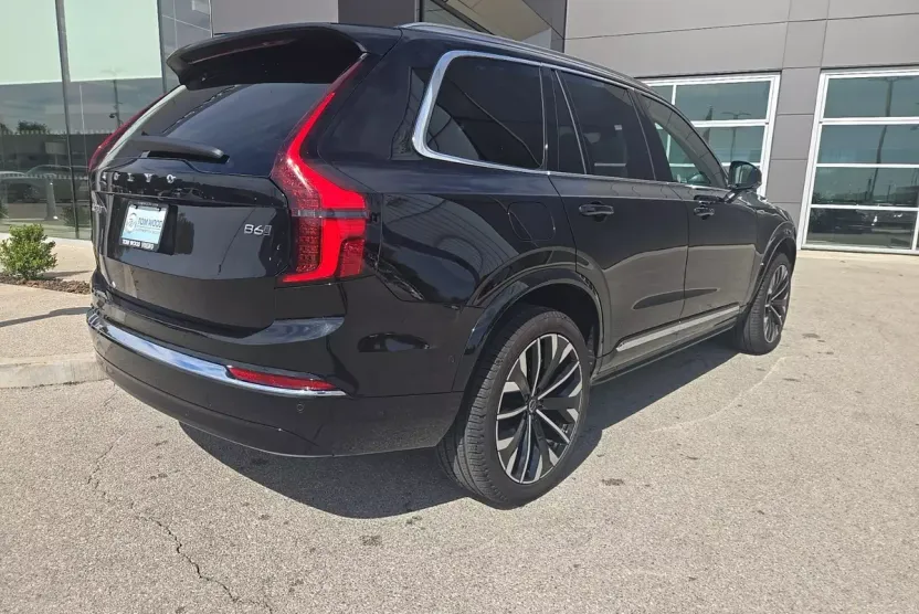 2025 Volvo XC90 Plus photo 1
