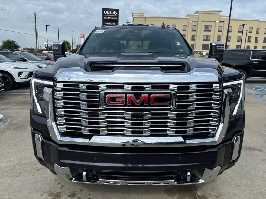 2025 Gmc Sierra 2500 HD Denali photo 2