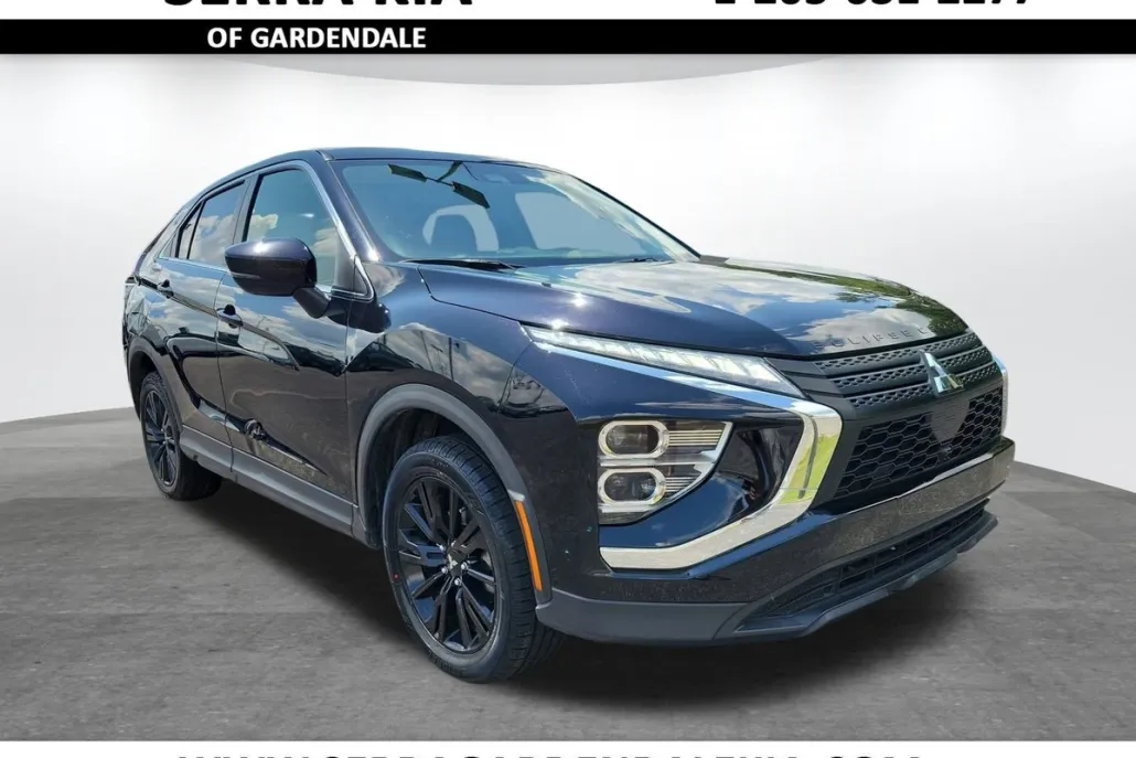 2023 Mitsubishi Eclipse Cross LE photo 1
