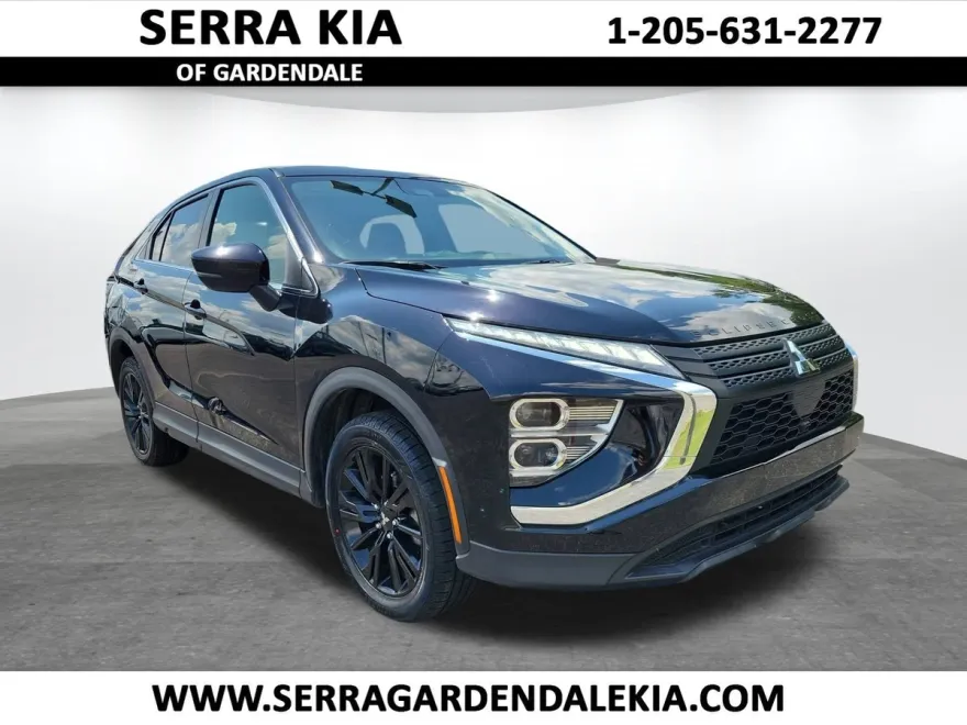 2023 Mitsubishi Eclipse Cross LE photo 1