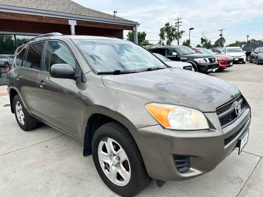 2010 Toyota RAV4 Base photo 1