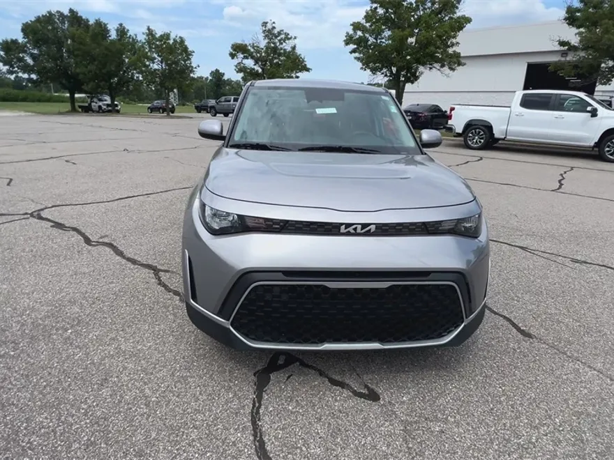2023 Kia Soul LX photo 1