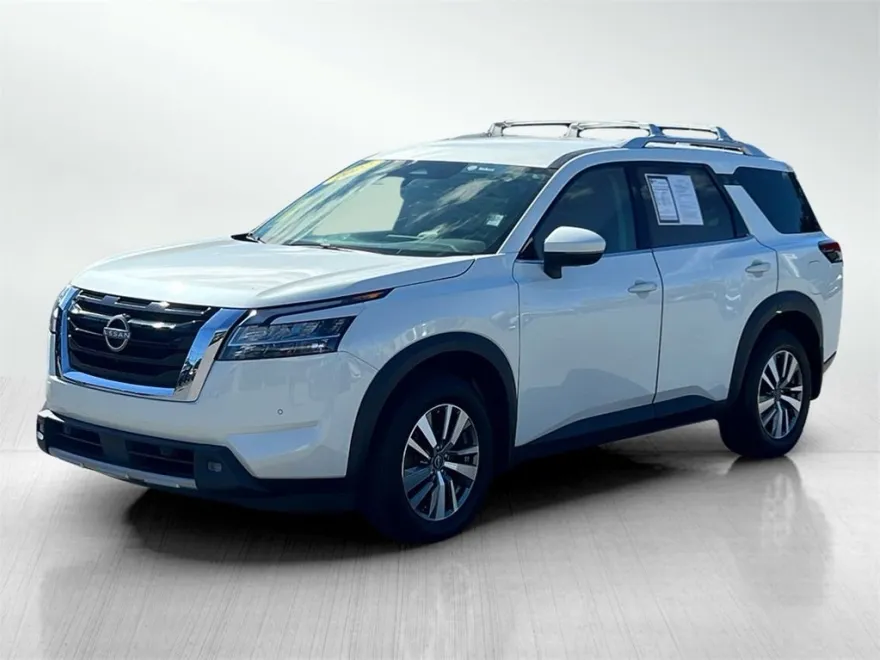 2022 Nissan Pathfinder SL photo 1
