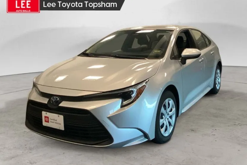 2025 Toyota Corolla Hybrid LE photo 1