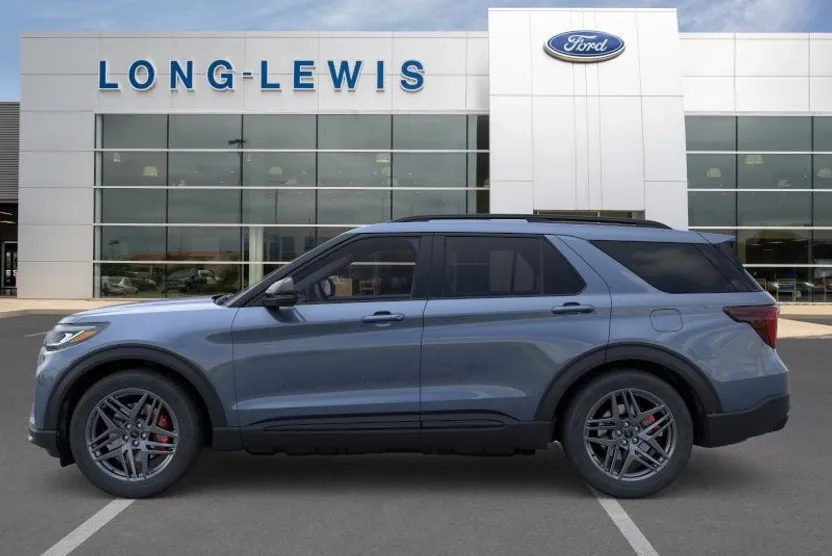2025 Ford Explorer ST photo 1