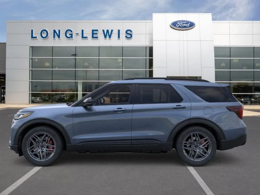 2025 Ford Explorer ST photo 1