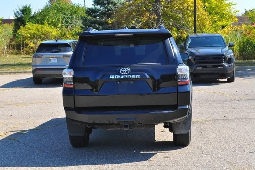 2024 Toyota 4Runner SR5 4WD photo 1