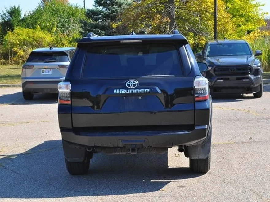 2024 Toyota 4Runner SR5 4WD photo 1
