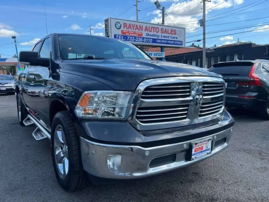 2016 Ram 1500 SLT photo 1