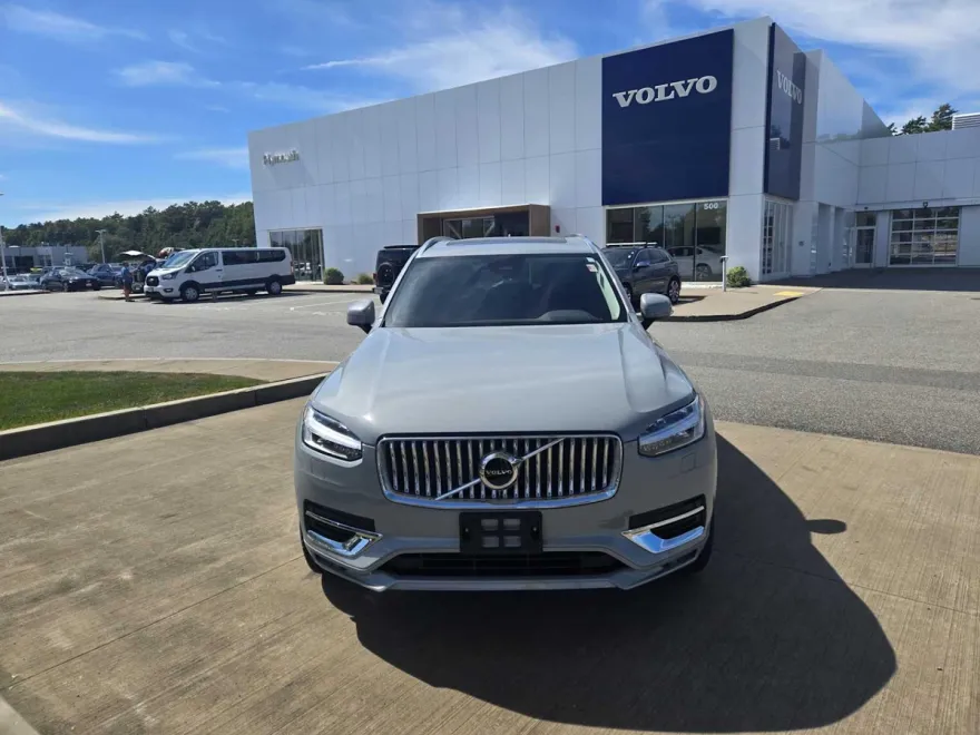 2024 Volvo XC90 B5 Core photo 1