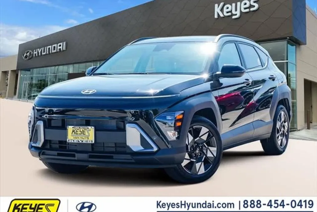 2025 Hyundai Kona SEL photo 1