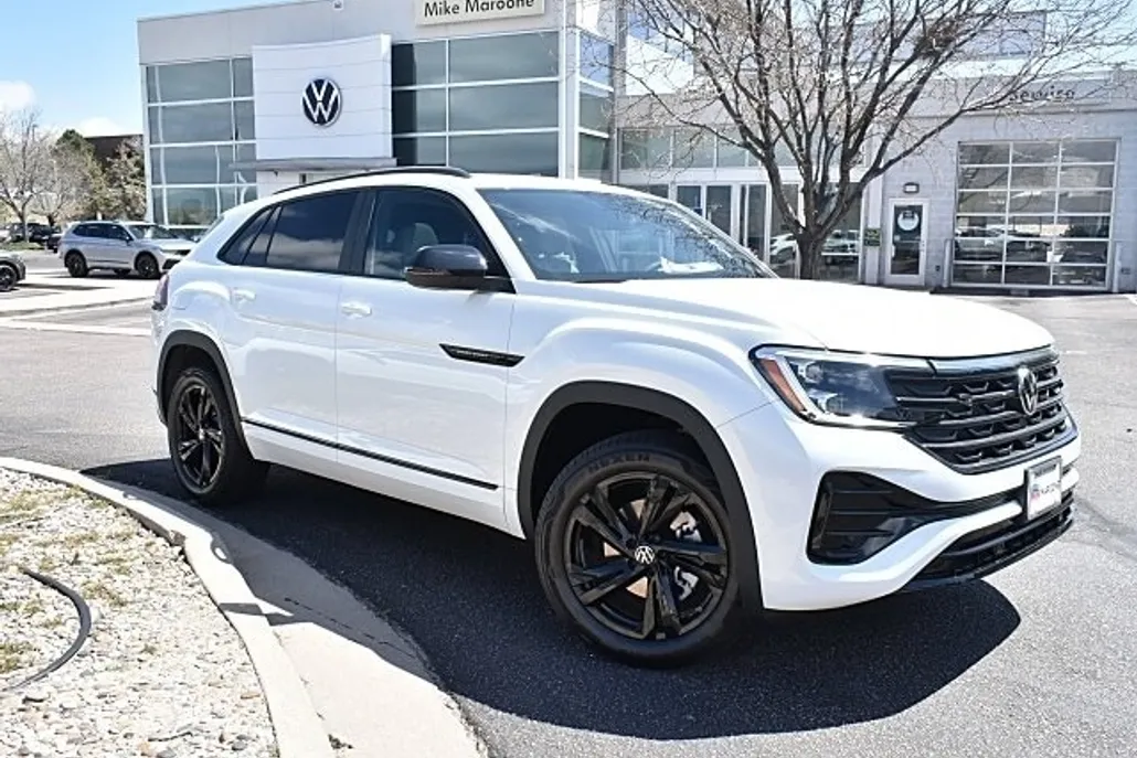 2025 Volkswagen Atlas Cross Sport SEL R-Line photo 1
