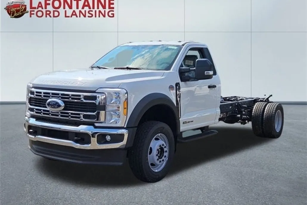 2024 Ford F-600 photo 1