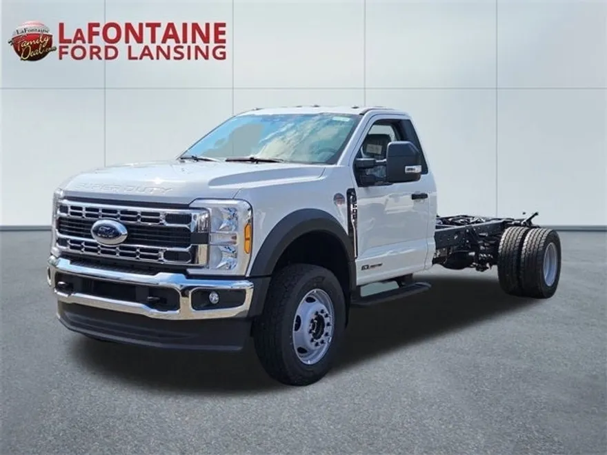 2024 Ford F-600 photo 1