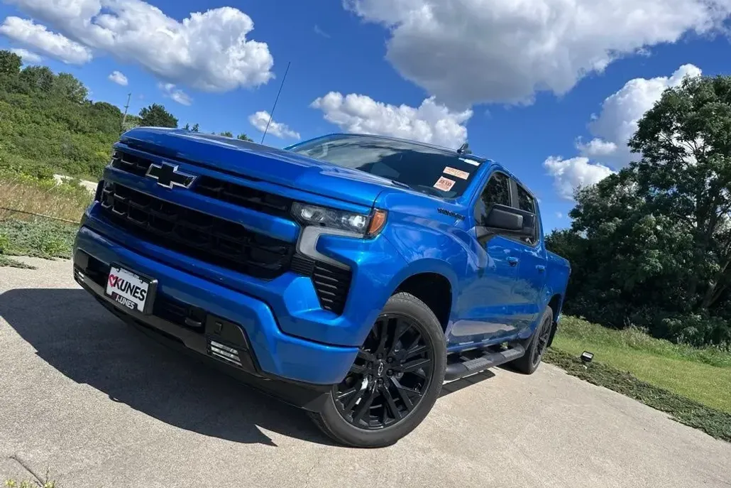 2023 Chevrolet Silverado 1500 RST photo 1