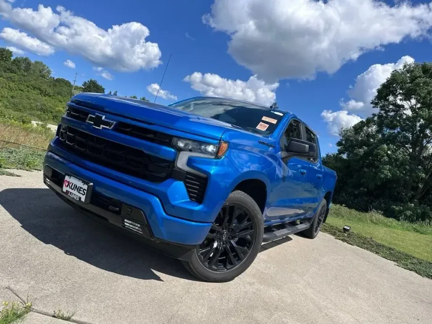 2023 Chevrolet Silverado 1500 RST photo 1